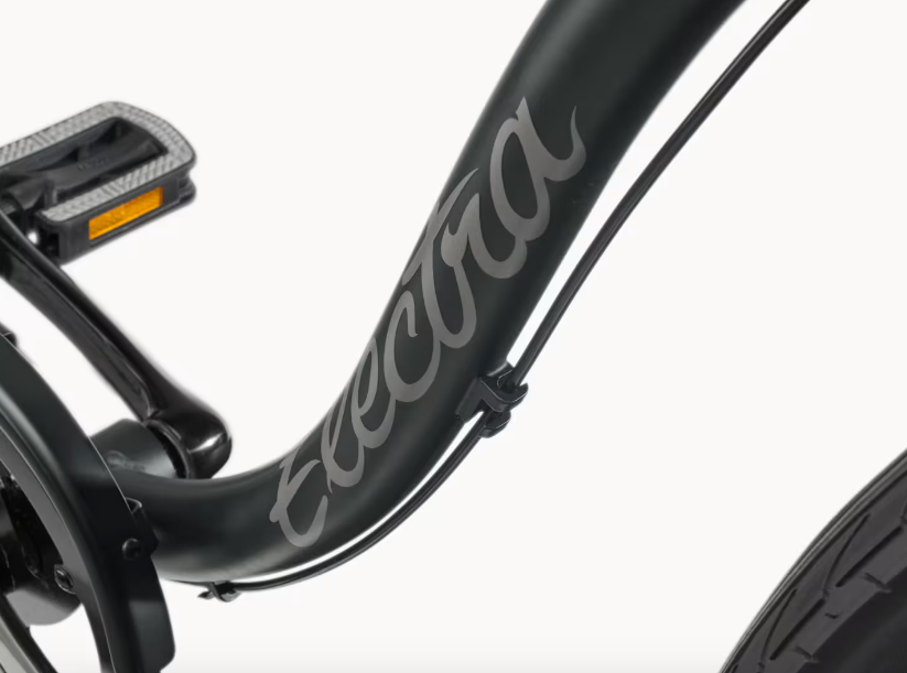 Electra Cruiser 7D Step Over Black